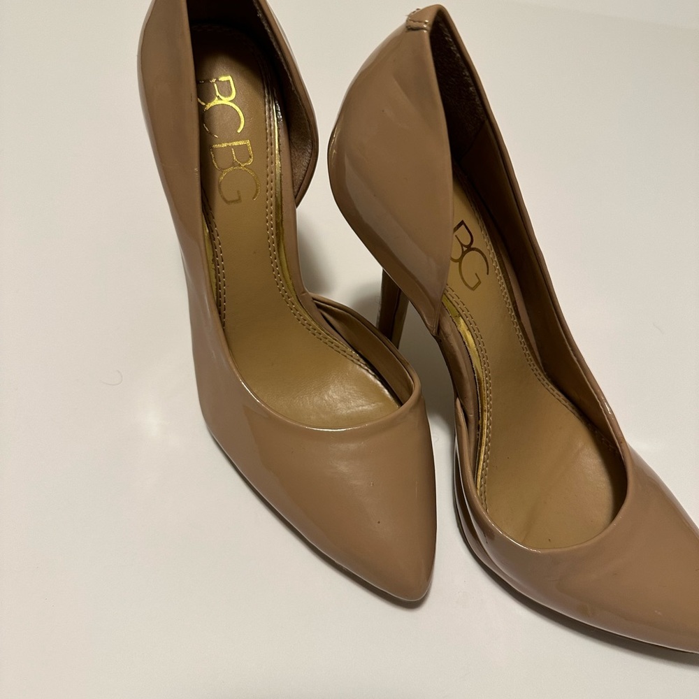 BCBG Patent Nude Pumps Size 6/36 Wide - Picture 7 of 15